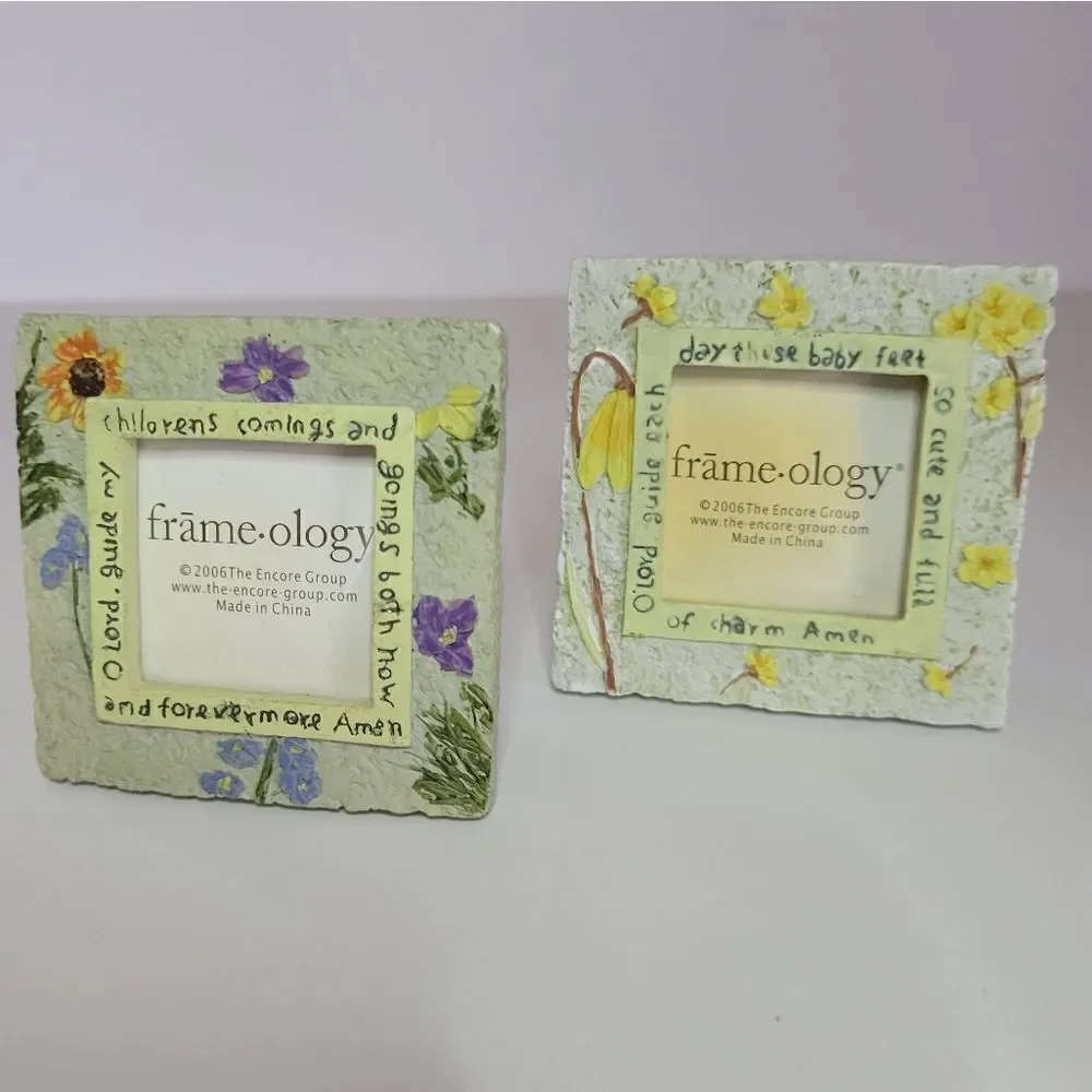 Frame•ology Set of 2 Square Resin Frames